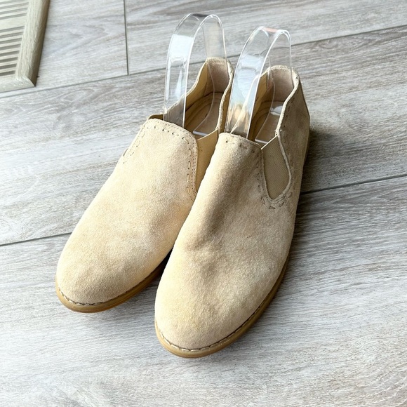 Hush Puppies Chardon Slip-On Shoes - Picture 1 of 14